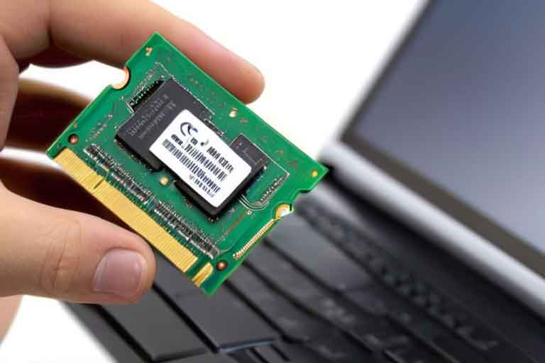 Cómo aumentar la memoria RAM de 2 a 4Gb en un Acer Aspire | Solución al error «DRUVER URQL NOT LESS OR EQUAL»