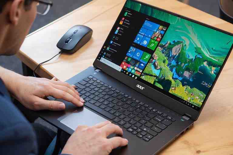 ¿Cómo solucionar problemas de pantalla parpadeante en Acer Veriton?